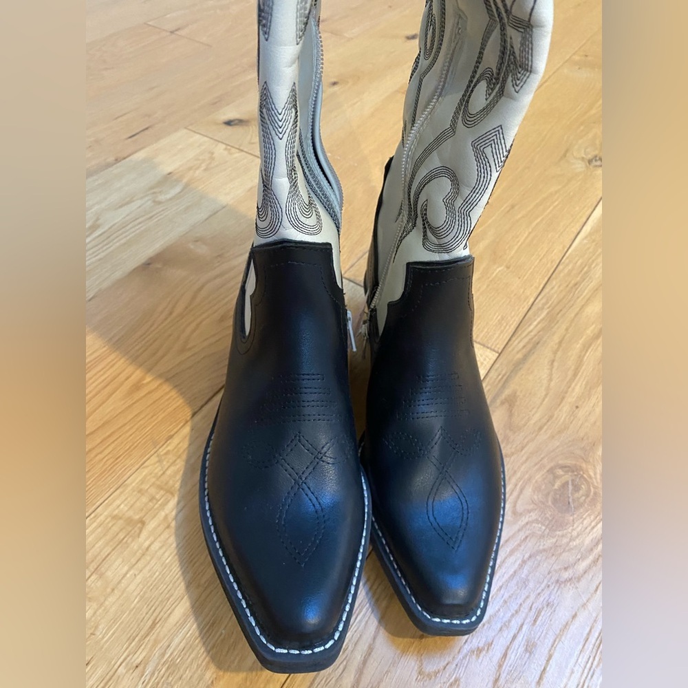 White and Black Tall cowgirl boots - Picture 10 of 11